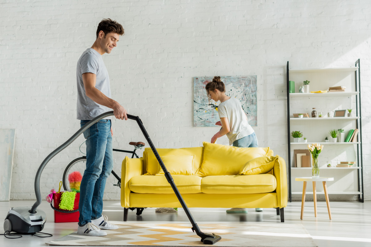 Karabağlar Bayan Temizlikçi